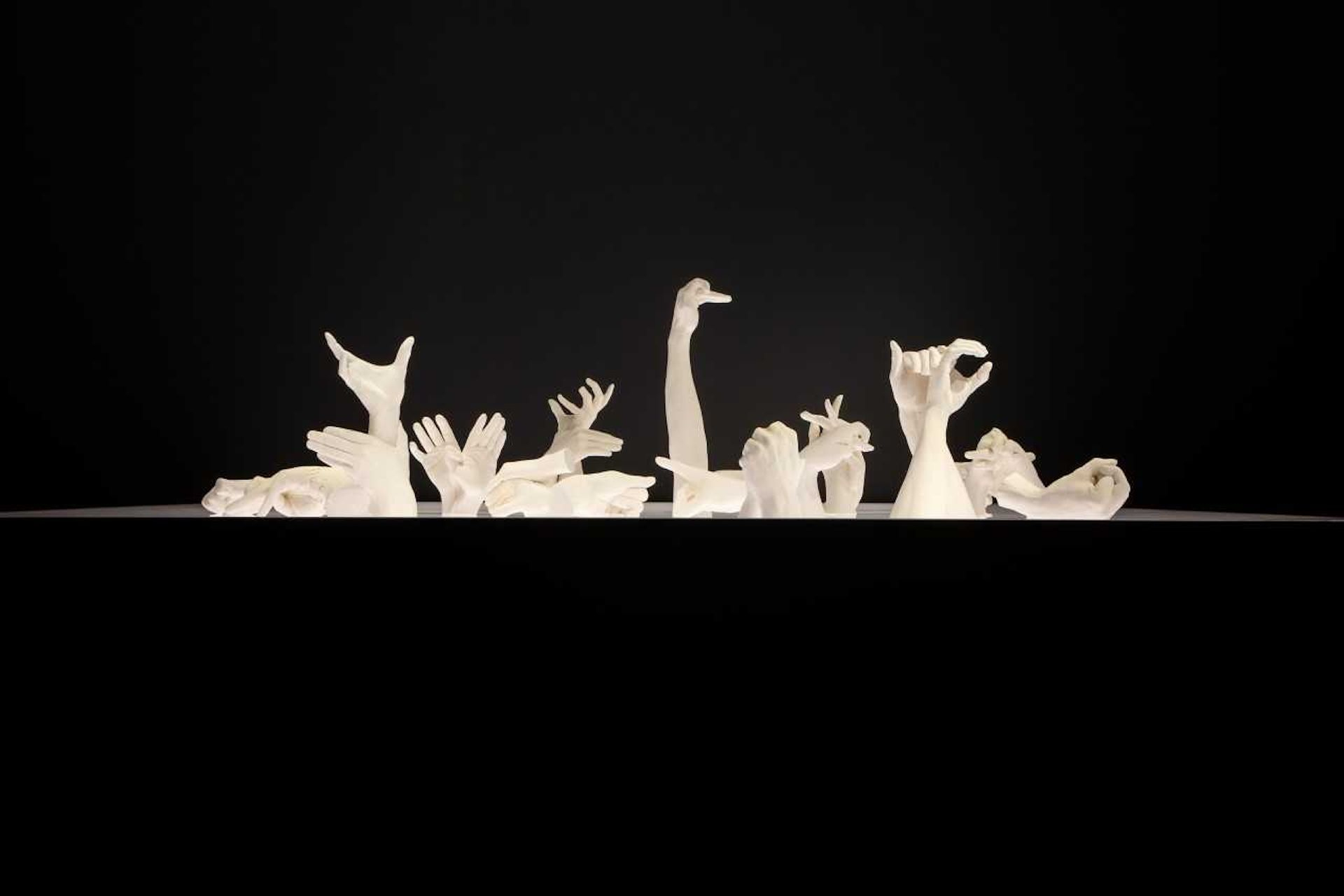 Marcus Coates Extinct Animals, 2018 Σύνολο 19 εκμαγείων, γύψος Ποικίλες διαστάσεις Ευγενική παραχώρηση του καλλιτέχνη και της Γκαλερί Kate MacGarry, Λονδίνο