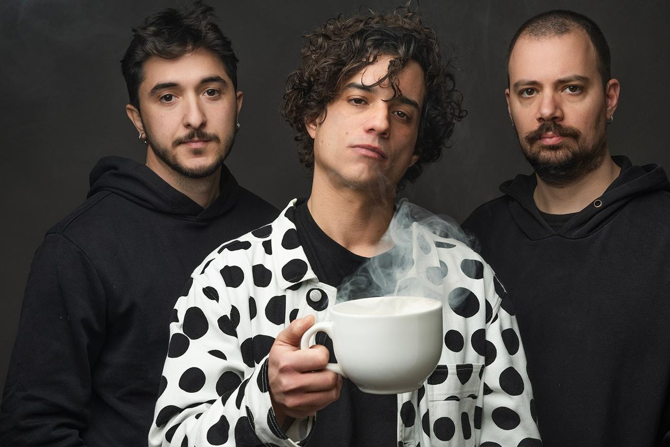 The Page Of Cups: H ελληνική μπάντα ξανά στο Glastonbury Festival