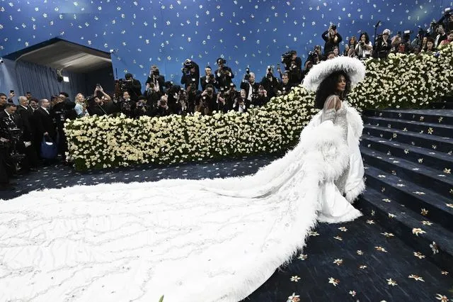 Met Gala 2025: Οι πιο καλοντυμένοι celebrities και τα looks που ξεχώρισαν