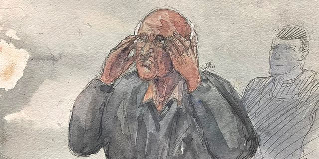 1 XΡΗΣΗ! Σκίτσο του δικαστηρίου, που δημιουργήθηκε στις 22 Μαΐου 2025, δείχνει τον Ζοέλ Λε Σκουαρνέκ