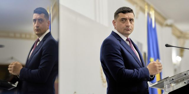 Εκλογές στη Ρουμανία: Ο εθνικιστής υποψήφιος Σιμιόν έκλεισε τους λογαριασμούς του σε TikTok και Facebook