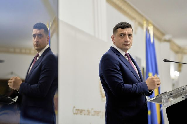 Εκλογές στη Ρουμανία: Ο εθνικιστής υποψήφιος Σιμιόν έκλεισε τους λογαριασμούς του σε TikTok και Facebook