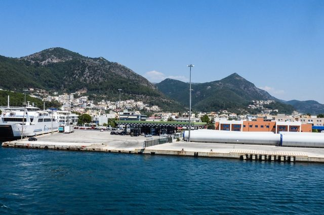 Από Ηγουμενίτσα και Ραφήνα ξεκινάει ο εξηλεκτρισμός των λιμανιών