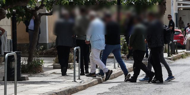 Ελληνικό Κτηματολόγιο: Σε αργία όλοι οι εμπλεκόμενοι υπάλληλοι στην υπόθεση διαφθοράς