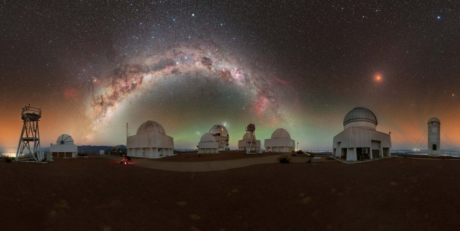 “Tololo Lunar Eclipse Sky” – Petr Horálek