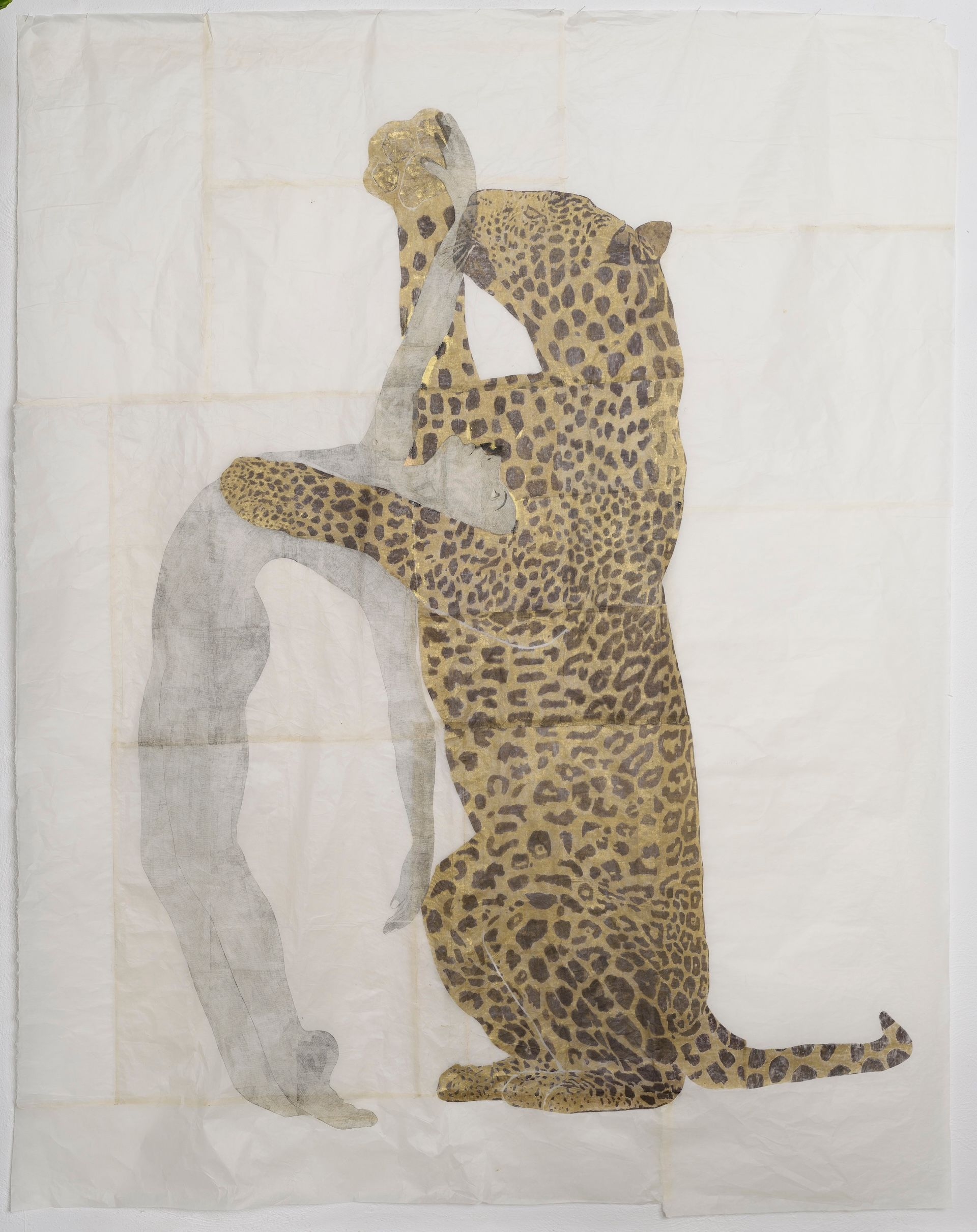 Marta Roberti Self-portrait as Saint Olivia lying on jaguar, 2024 Σχέδιο και κολλάζ με γραφίτη και λαδοπαστέλ από χειροποίητο χαρτί καρμπόν σε ταϊβανέζικο χαρτί από γκάμπι 240 x 190 εκ. Ευγενική παραχώρηση της καλλιτέχνιδας και της Γκαλερί z2o Sara Zanin, Ρώμη Φωτογραφία: Giorgio Benni
