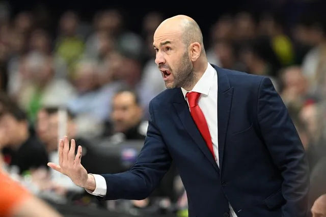 Σπανούλης: “Δεν έπαιξα μόνο κόντρα στον Ολυμπιακό, αλλά απέναντι στην οικογένειά μου