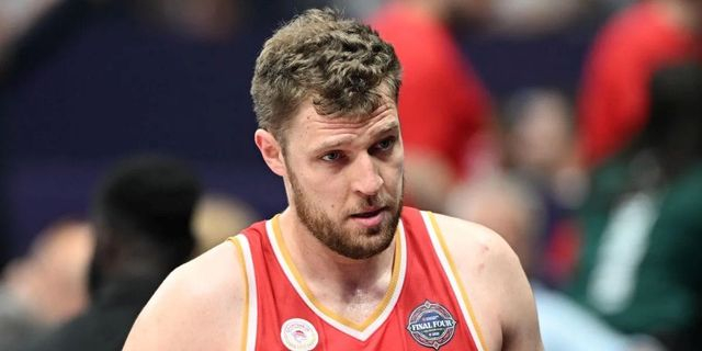 Final Four 2025: Οπαδοί των πρασίνων φώναξαν ειρωνικά “MVP, MVP” στον Βεζένκοβ και αυτός ανταπέδωσε με χειροκρότημα