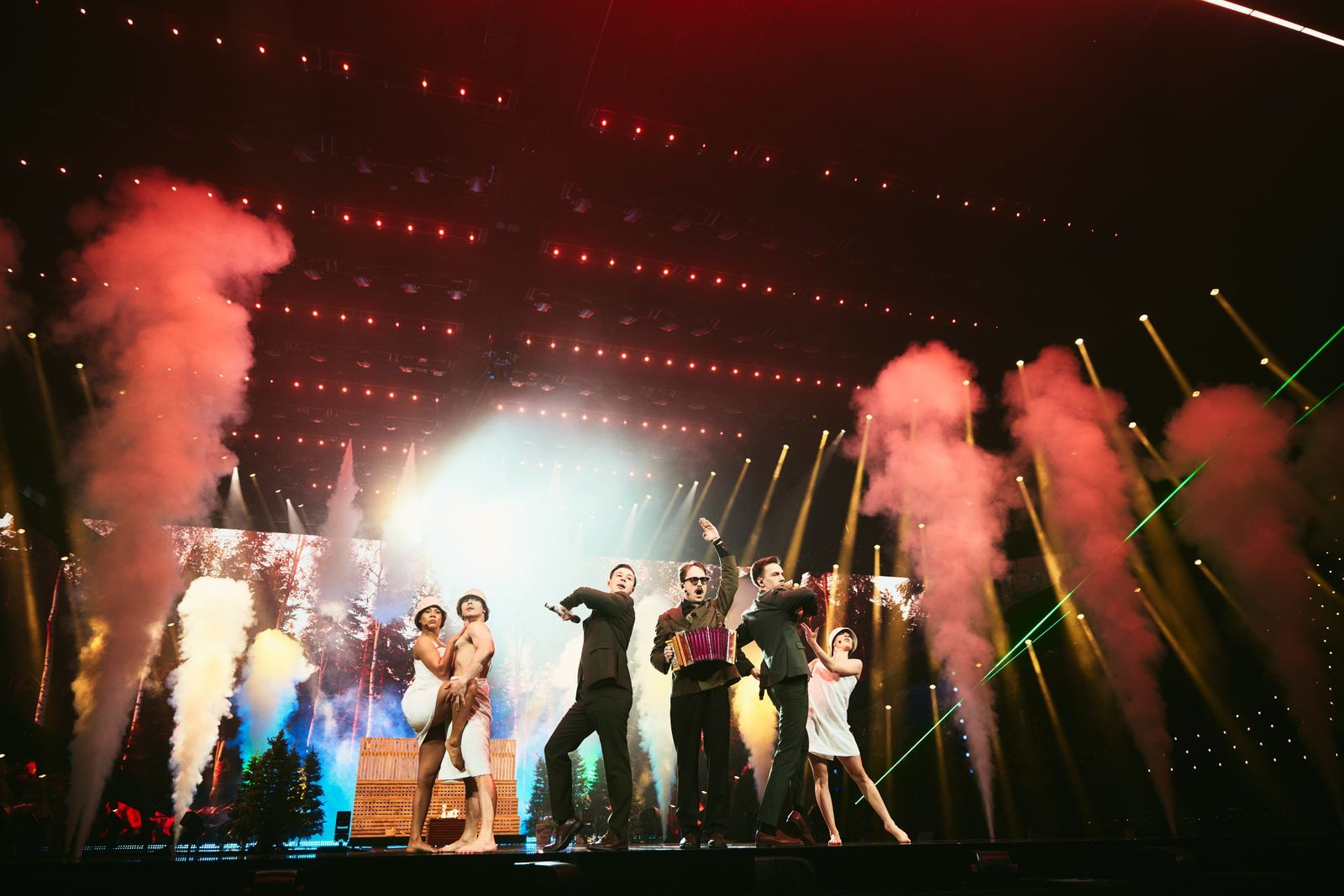 Οι KAJ με το "Bara Bada Bastu" για τη Σουηδία στο St. Jakobshalle