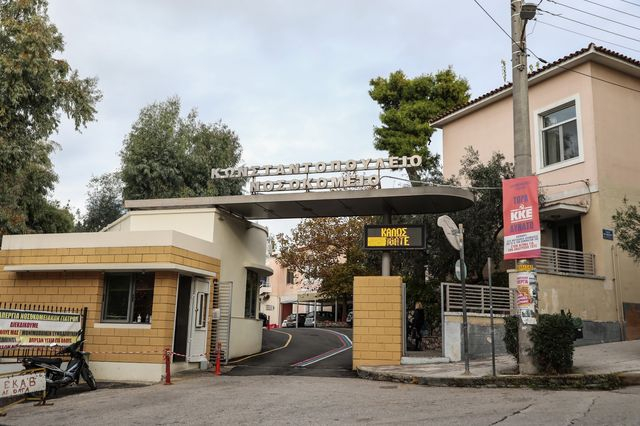 Γ.Ν. Κωνσταντοπούλειο: Διέρρηξαν την εκκλησία, έσπασαν εικόνες και έκλεψαν  το παγκάρι
