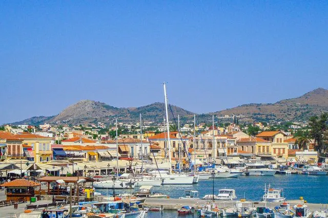 Τα όμορφα χωριά της Αίγινας: Μια περιήγηση στην καρδιά του νησιού