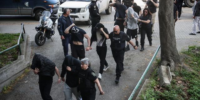 Θεσσαλονίκη: Δίωξη για 13 αδικήματα στα 28 μέλη της “Εθνικιστικής Νεολαίας”