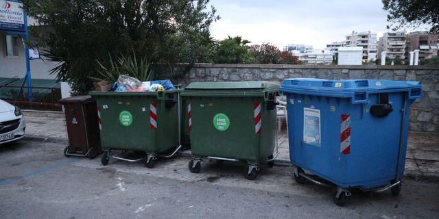Βρέφος βρέθηκε δίπλα σε κάδο απορριμάτων στον Άλιμο