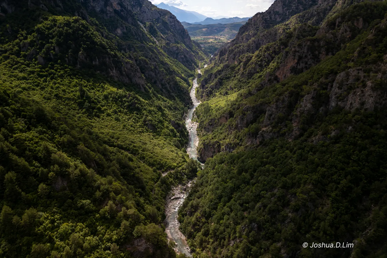 Ο Αώος στερεύει – Τι απειλεί ένα από τα τελευταία ποτάμια ελεύθερης ροής της Ευρώπης
