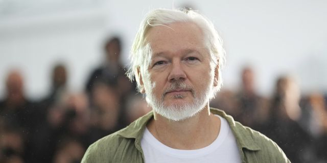 Ο Τζούλιαν Άσανζ στο Φεστιβάλ Καννών