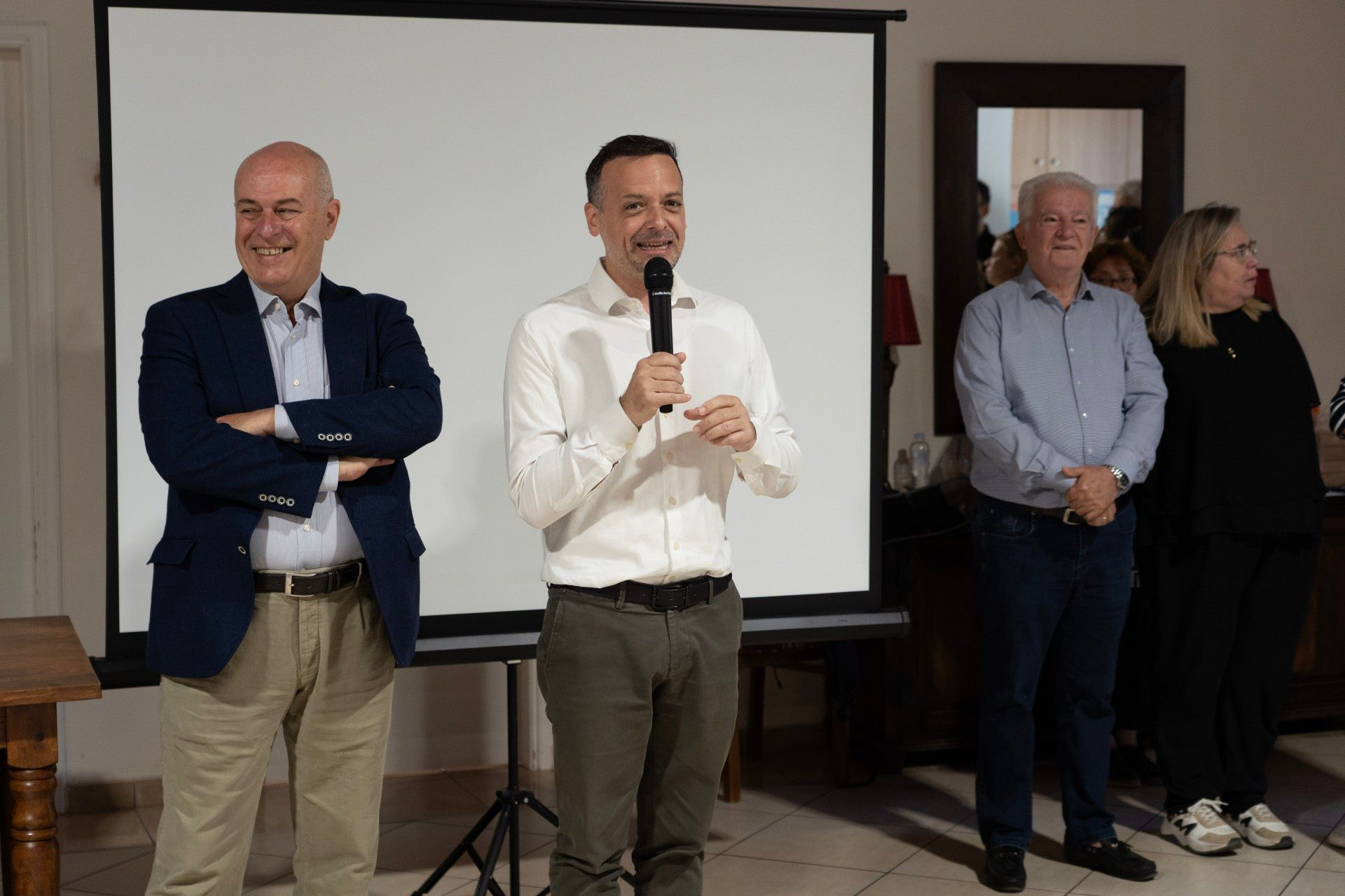 Ο Δήμαρχος Αθηναίων, Χάρης Δούκας