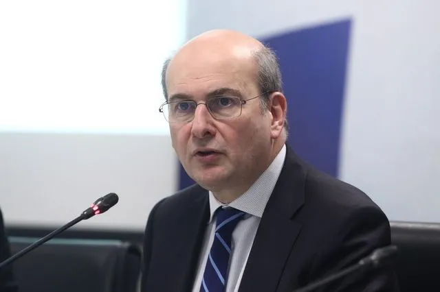 Χατζηδάκης για Πέτρο Μολυβιάτη: “Έφυγε ένας ευπατρίδης”