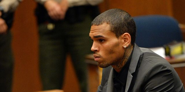 Chris Brown: Eλεύθερος με εγγύηση 5 εκατ. λιρών, για επίθεση σε νυχτερινό κλαμπ στο Λονδίνο
