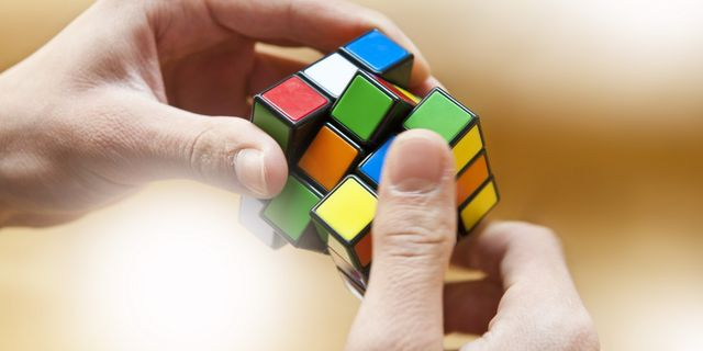 Δεν θα προλάβεις να δεις το νέο ρεκόρ για τον κύβο του Ρούμπικ