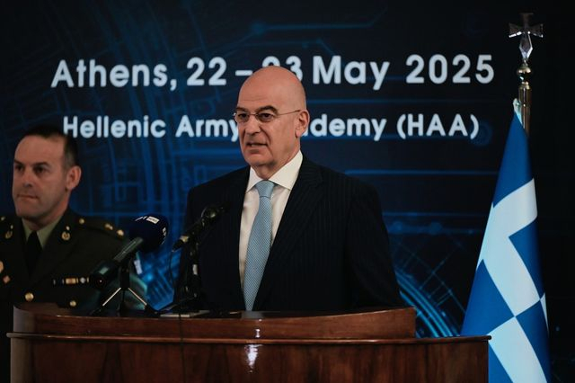 Αιχμές Δένδια για Τουρκία και ευρωάμυνα: Κίνδυνος να γίνει “κερκόπορτα” ο κανονισμός SAFE