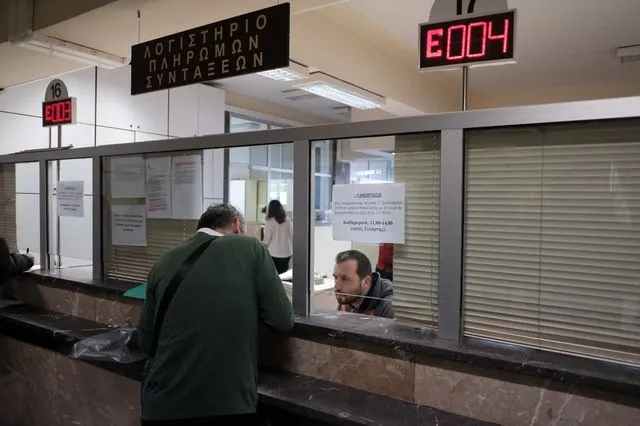 Μπορεί να καταργηθεί η μονιμότητα στο Δημόσιο;
