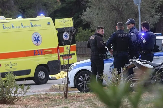 Δολοφονία στη Ραφήνα: Ο 41χρονος πήρε τηλέφωνο την σύζυγό του και κατονόμασε τον δράστη