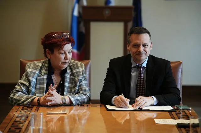 Δήμος Αθηναίων: Μνημόνιο συνεργασίας με οργανώσεις πολιτών για τη στήριξη και επανένταξη των αστέγων