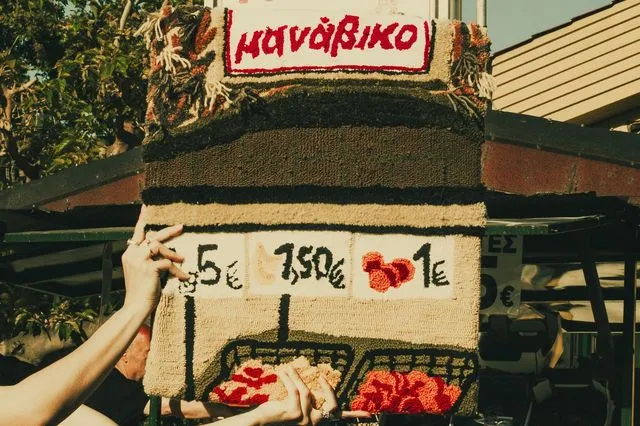Υφαίνοντας την Θεσσαλονίκη – Οι 40roomors ζωντανεύουν σημεία της πόλης που άλλοι προσπερνούν