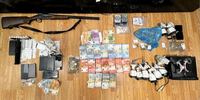 Αγία Βαρβάρα: 8 συλλήψεις για ναρκωτικά – Τι κατέσχεσαν οι Αρχές