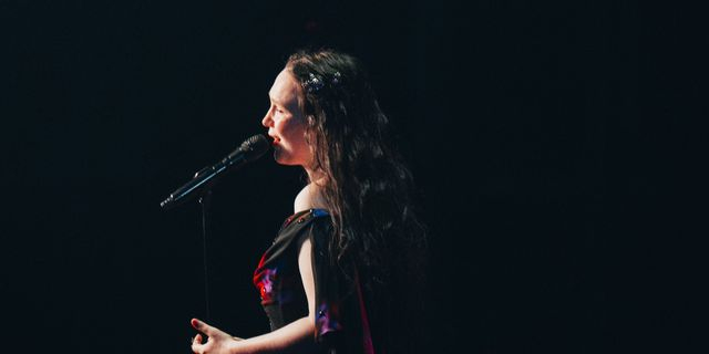 Η Zoë Më για την Ελβετία στη σκηνή της Eurovision