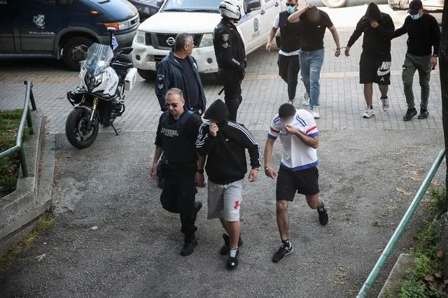 Θεσσαλονίκης: Ξεκινούν οι απολογίες των μελών της “Εθνικιστικής Νεολαίας”