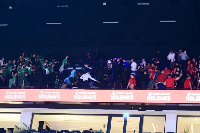 Final Four 2025: Επεισόδια μεταξύ οπαδών Ολυμπιακού και Παναθηναϊκού στην Etihad Arena