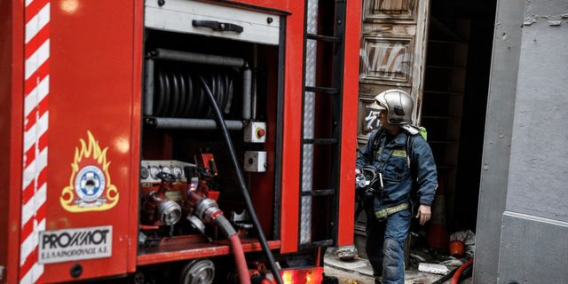 Φωτιά σε κτίριο στη Λιοσίων – Διακόπηκε η κυκλοφορία