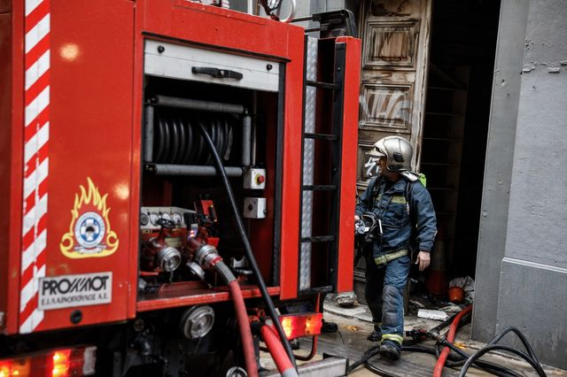 Φωτιά σε κτίριο στη Λιοσίων – Διακόπηκε η κυκλοφορία