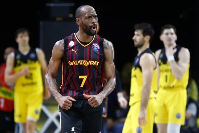 Τενερίφη – Γαλατάσαραϊ 80-90: Βρυχήθηκε με κυριάρχους Κάμινγκς – Ιζούντου και προκρίθηκε στον τελικό