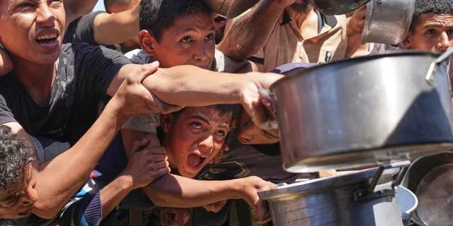 Όλεθρος στη Γάζα, η Εκκλησία σιωπά, ο Αρχιεπίσκοπος βραβεύεται…