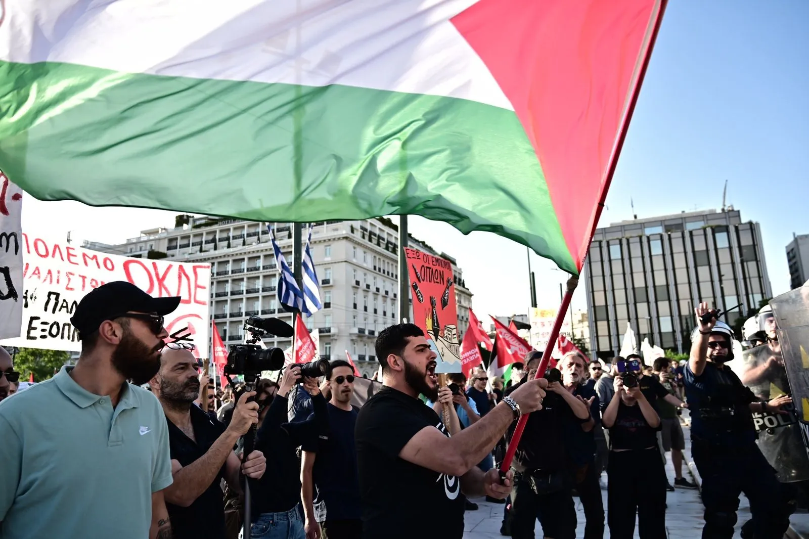 Συγκέντρωση αλληλεγγύης στην Παλαιστίνη στο Σύνταγμα, από την Παλαιστινιακή Παροικία Ελλάδος και την "Πρωτοβουλία Αλληλεγγύης στον Παλαιστινιακό Λαό Εργατικών Σωματείων και Συλλογικοτήτων", Τετάρτη 21 Μαΐου 2025.