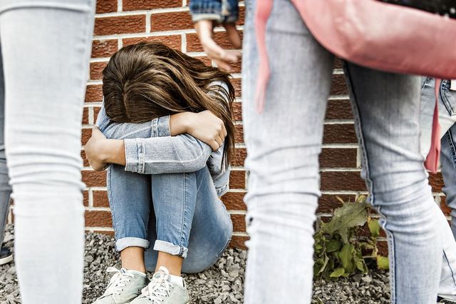 Θεσσαλονίκη: Ανήλικες ξυλοκοπούσαν 14χρονη και βιντεοσκοπούσαν την επίθεση