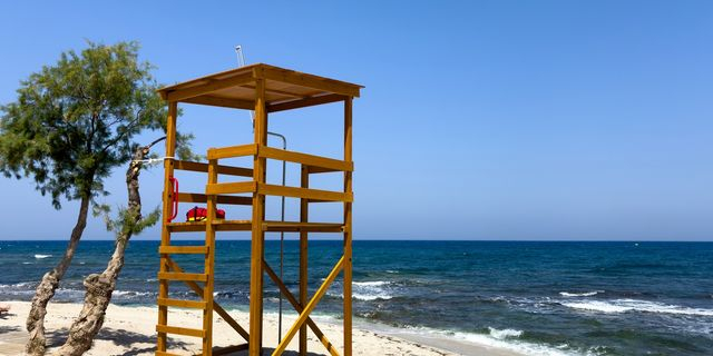 Πάτρα: Υποχρεωτική η παρουσία ναυαγοσωστών στις παραλίες από την 1η Ιουνίου