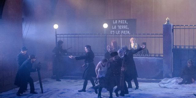 Οι Δράκοι της Αριάν Μνουσκίν καταλαμβάνουν την Πειραιώς