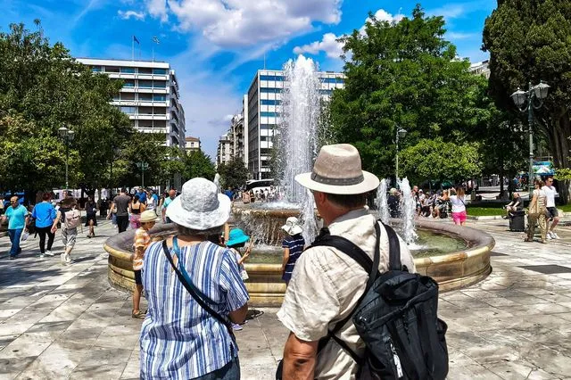 Καιρός: “Μίνι” καλοκαίρι – Πού θα ξεπεράσει τους 30 βαθμούς η θερμοκρασία