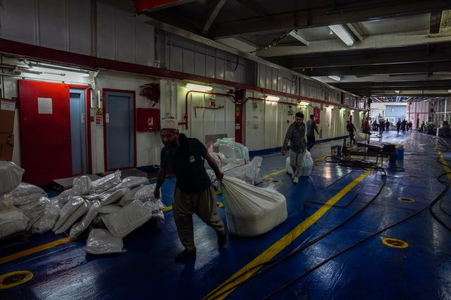 Δραματική έκκληση Έλληνα για την επίθεση σε πλοίο που μετέφερε ανθρωπιστική βοήθεια στη Γάζα