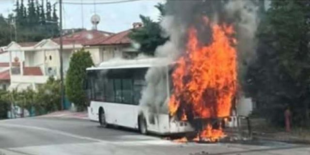 Φωτιά σε λεωφορείο του ΚΤΕΛ Σερρών στη Θεσσαλονίκη