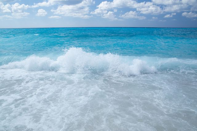 Κύματα στην παραλία Κάθισμα στη Λευκάδα