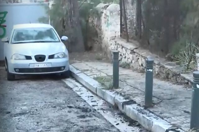 Μετς: Άνδρας εντοπίστηκε νεκρός μετά από φωτιά σε αυτοκίνητο