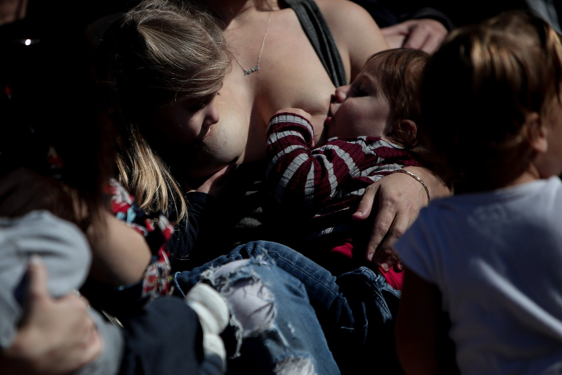 Ταυτόχρονος Δημόσιος Θηλασμός , Αθήνα