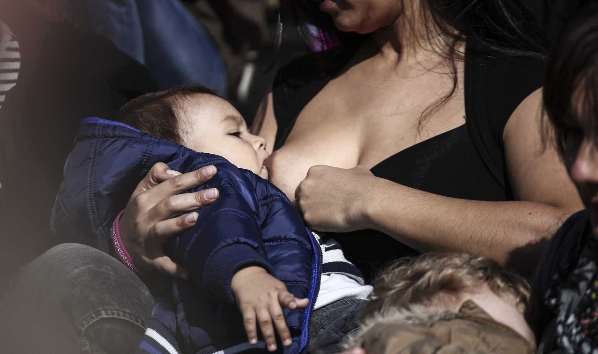 Ταυτόχρονος Δημόσιος Θηλασμός , Αθήνα