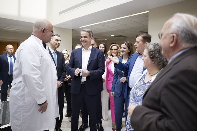Επίσκεψη Μητσοτάκη στο Κέντρο Αποκατάστασης Κερατέας: “Να χρησιμοποιήσουμε αυτό το μοντέλο και αλλού”