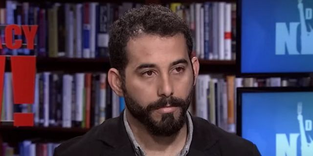 Μόσαμπ Αμπού Τόχα: Χθες κέρδισε Πούλιτζερ, σήμερα ανεστάλη ο λογαριασμός του στο Facebook