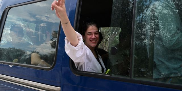 Ελεύθερα τα μέλη της Νέας Αριστεράς που ύψωσαν σημαία της Παλαιστίνης στην Ακρόπολη